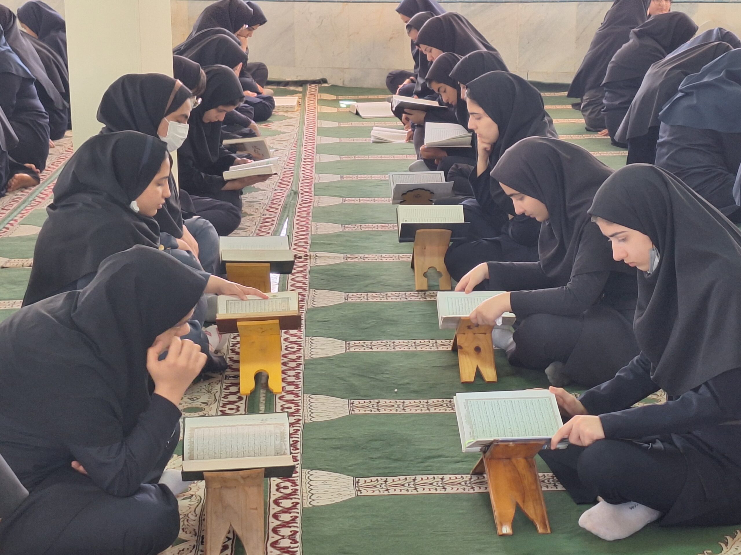 همزمان با سراسر کشور محفل انس با قرآن دانش آموزی در آموزش و پرورش شهرستان باغملک برگزار شد