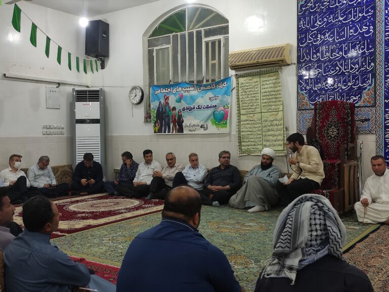 معاون هماهنگی امور عمرانی استانداری خوزستان با حضور در مسجد قدس محله کوی طاهر اهواز با مردم دیدار کردند