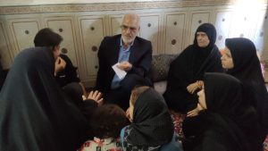 استاندار خوزستان با خانواده شهید محمد قنبری در صیدون دیدار کرد