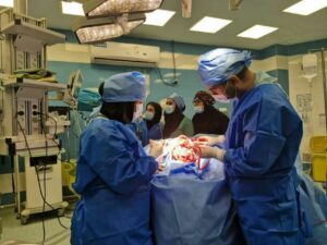 انجام اولین عمل جراحی  مغز و اعصاب در بیمارستان شهید طباطبایی باغملک انجام شد